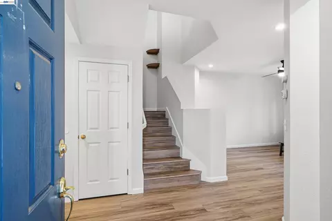 10856 Glengarry Ln, Dublin, CA 94568