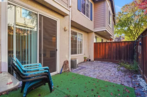 Exterior - 10856 Glengarry Ln, Dublin, CA 94568 photo 4 of 5