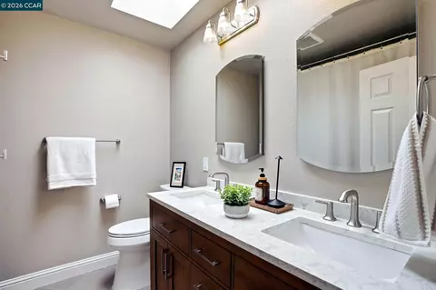 Bath - 3196 Diablo View Rd, Lafayette, CA 94549 photo 2 of 3