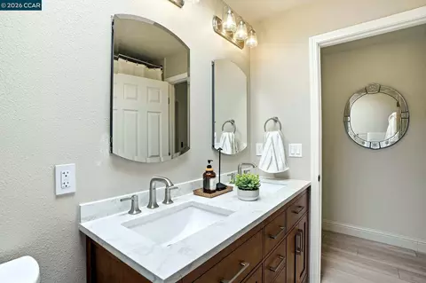 Bath - 3196 Diablo View Rd, Lafayette, CA 94549 photo 1 of 3