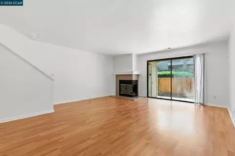 Living - 128 Peppermill Ln, Pittsburg, CA 94565 photo 2 of 5