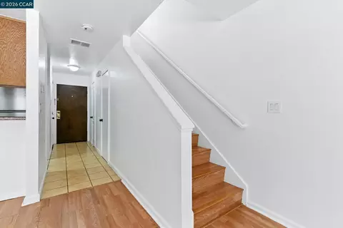 Entry Way - 128 Peppermill Ln, Pittsburg, CA 94565 photo 2 of 2