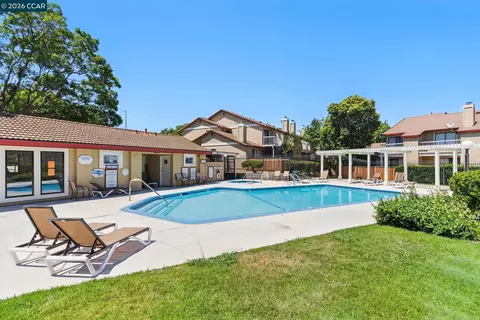 Exterior - 128 Peppermill Ln, Pittsburg, CA 94565 photo 10 of 11
