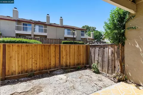 Exterior - 128 Peppermill Ln, Pittsburg, CA 94565 photo 6 of 11