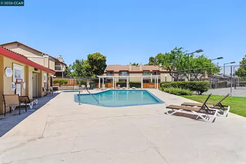 Exterior - 128 Peppermill Ln, Pittsburg, CA 94565 photo 9 of 11