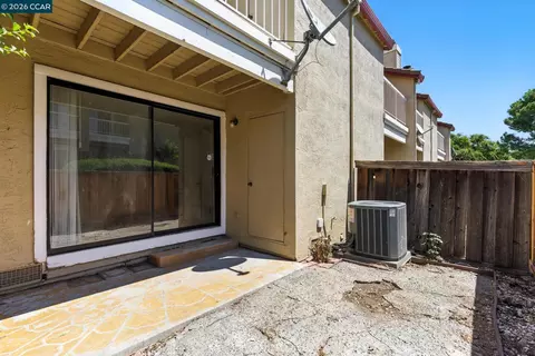 Exterior - 128 Peppermill Ln, Pittsburg, CA 94565 photo 7 of 11