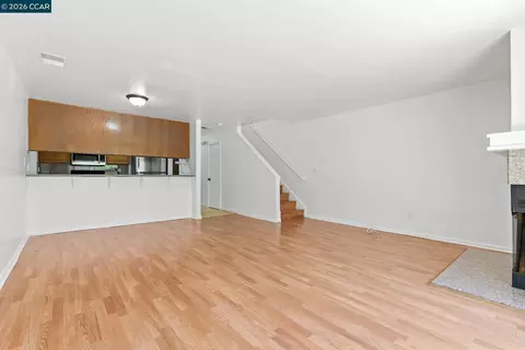 Living - 128 Peppermill Ln, Pittsburg, CA 94565 photo 3 of 5