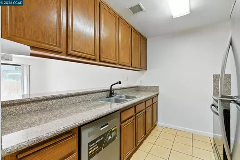 Kitchen - 128 Peppermill Ln, Pittsburg, CA 94565 photo 1 of 5