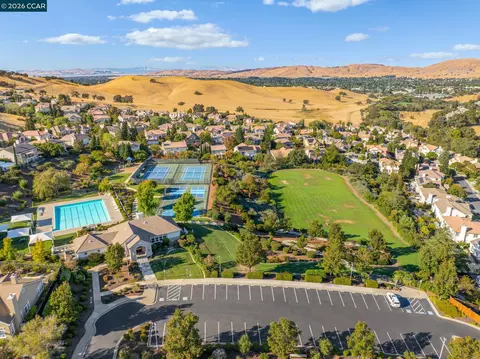 View/Area - 1047 Rolling Woods Way, Concord, CA 94521 photo 2 of 5