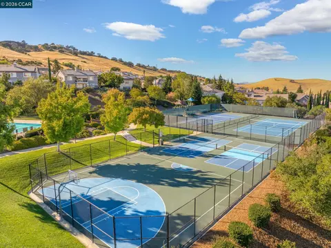 View/Area - 1047 Rolling Woods Way, Concord, CA 94521 photo 4 of 5