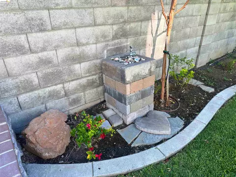 Exterior - 2610 Shofield Ct, Tracy, CA 95377 photo 6 of 8