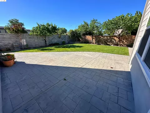 Exterior - 2610 Shofield Ct, Tracy, CA 95377 photo 3 of 8