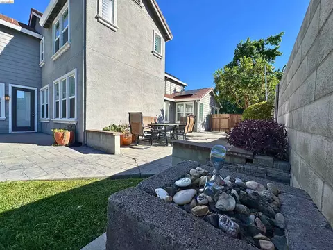 Exterior - 2610 Shofield Ct, Tracy, CA 95377 photo 7 of 8