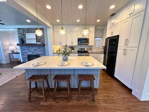 Kitchen - 2610 Shofield Ct, Tracy, CA 95377 photo 3 of 4