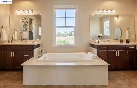 Bath - 4456 Sunset View Dr, Dublin, CA 94568 photo 2 of 5