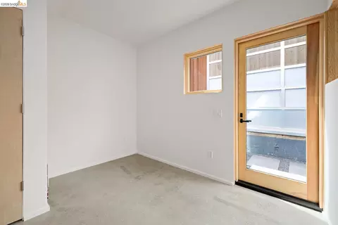 813 Jones, Berkeley, CA 94710 photo 3