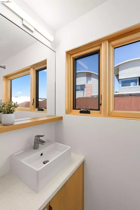813 Jones, Berkeley, CA 94710 photo 18