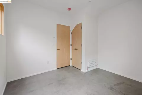 813 Jones, Berkeley, CA 94710 photo 4