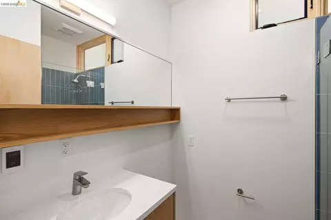813 Jones, Berkeley, CA 94710 photo 7