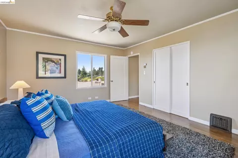 Bedroom - 98 Fairlawn Dr, Berkeley, CA 94708 photo 8 of 8