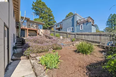 Exterior - 98 Fairlawn Dr, Berkeley, CA 94708 photo 12 of 22