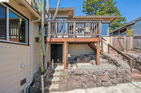 Exterior - 98 Fairlawn Dr, Berkeley, CA 94708 photo 19 of 22