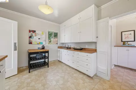 Kitchen - 98 Fairlawn Dr, Berkeley, CA 94708 photo 2 of 3