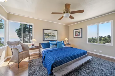 Bedroom - 98 Fairlawn Dr, Berkeley, CA 94708 photo 3 of 8