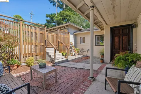 Exterior - 98 Fairlawn Dr, Berkeley, CA 94708 photo 3 of 22