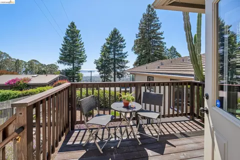 Exterior - 98 Fairlawn Dr, Berkeley, CA 94708 photo 6 of 22