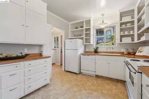 Kitchen - 98 Fairlawn Dr, Berkeley, CA 94708 photo 3 of 3