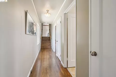 Entry Way - 98 Fairlawn Dr, Berkeley, CA 94708 photo 6 of 7