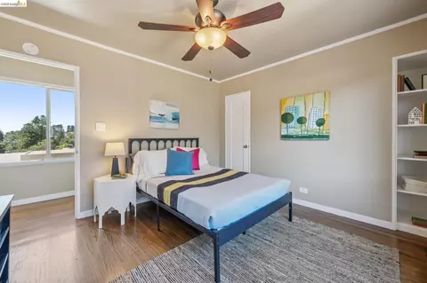 Bedroom - 98 Fairlawn Dr, Berkeley, CA 94708 photo 6 of 8