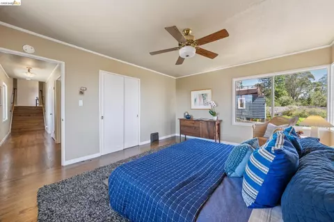 Bedroom - 98 Fairlawn Dr, Berkeley, CA 94708 photo 2 of 8