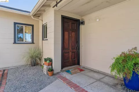 Entry Way - 98 Fairlawn Dr, Berkeley, CA 94708 photo 1 of 7