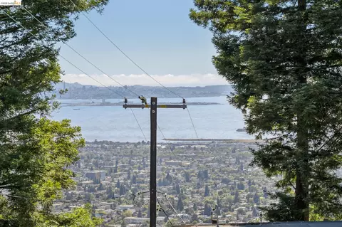View/Area - 98 Fairlawn Dr, Berkeley, CA 94708 photo 2 of 3