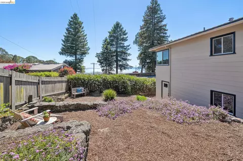 Exterior - 98 Fairlawn Dr, Berkeley, CA 94708 photo 16 of 22