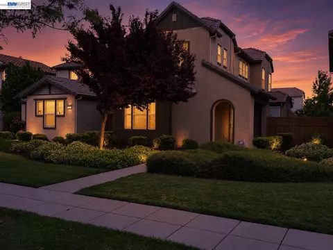 277 W Saint Francis Ave, Mountain House, CA 95391