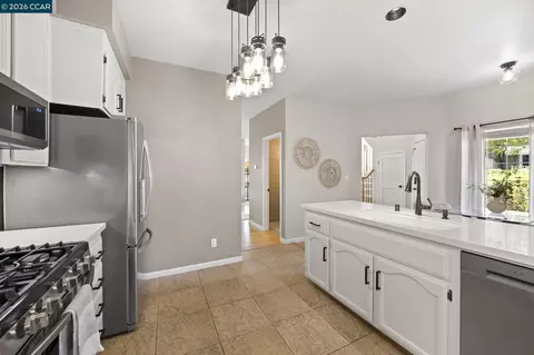 Kitchen - 637 Julpun Loop, Clayton, CA 94517 photo 4 of 5