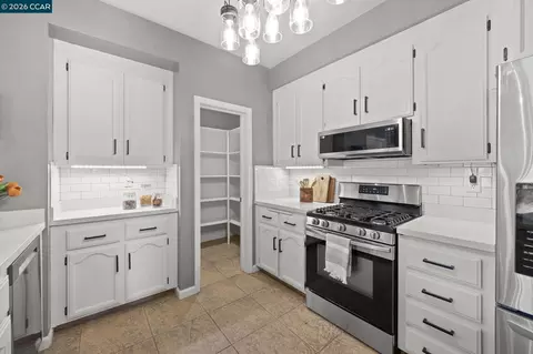 Kitchen - 637 Julpun Loop, Clayton, CA 94517 photo 1 of 5