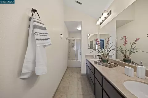 Bath - 637 Julpun Loop, Clayton, CA 94517 photo 3 of 7