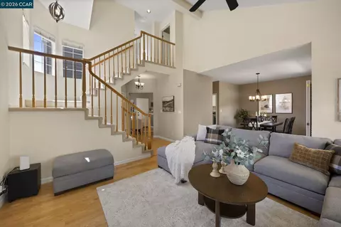 Living - 637 Julpun Loop, Clayton, CA 94517 photo 2 of 4