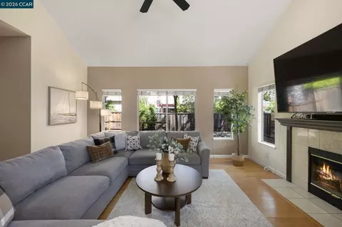 Living - 637 Julpun Loop, Clayton, CA 94517 photo 3 of 4