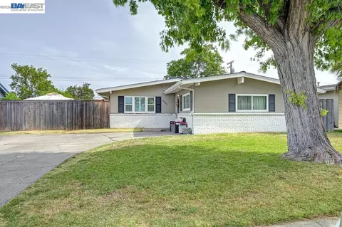3637 Centinella Dr, North Highlands, CA 95660