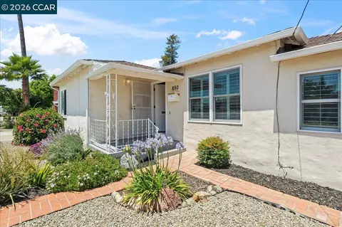 850 Harmony Dr, Ashland, CA 94541 photo 1