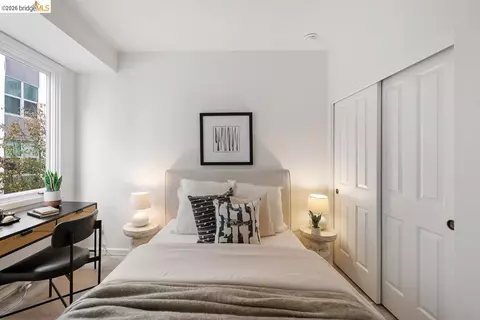Bedroom - 2029 Channing Way #3D, Berkeley, CA 94704 photo 8 of 10