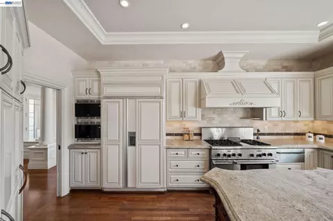 Kitchen - 27 Eagle Ridge Ln, Danville, CA 94506 photo 4 of 7