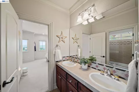 Bath - 27 Eagle Ridge Ln, Danville, CA 94506 photo 7 of 8
