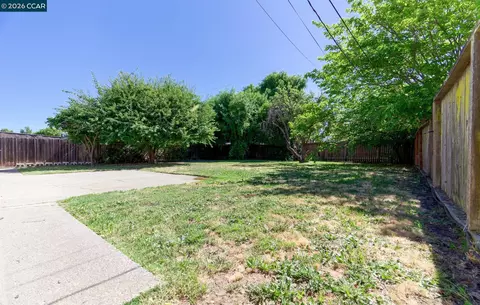 Exterior - 508 Vervais Ave, Vallejo, CA 94591 photo 3 of 4