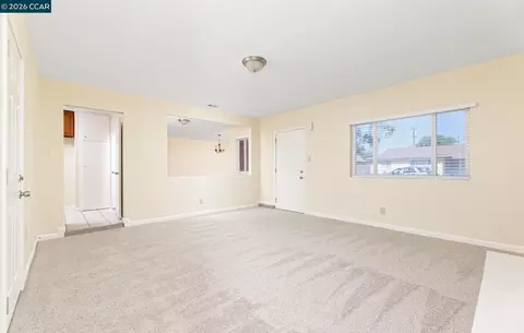 Living - 508 Vervais Ave, Vallejo, CA 94591 photo 5 of 5